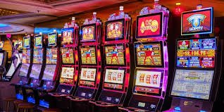 jilimm Live Casino baccarat table with real dealer visible on mobile screen